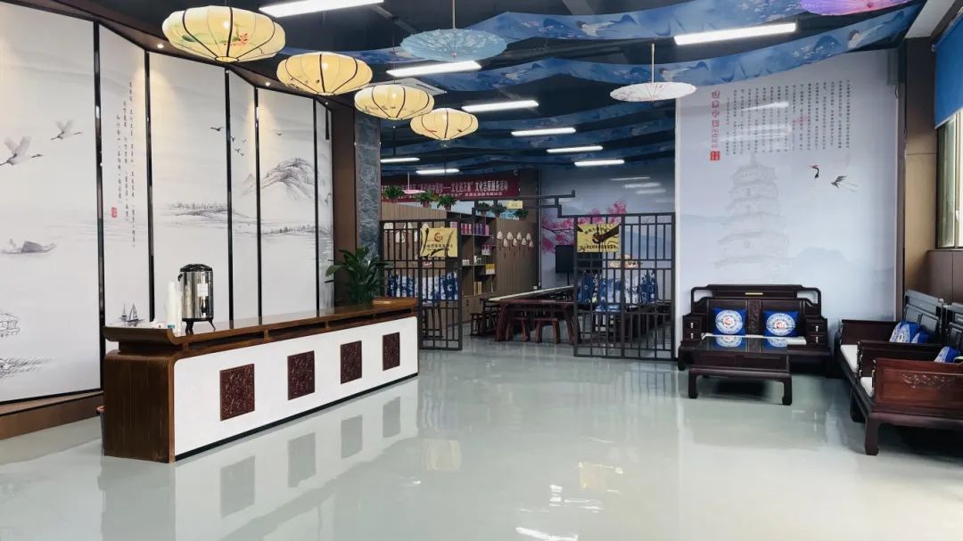 種下梧桐樹，引得鳳凰來